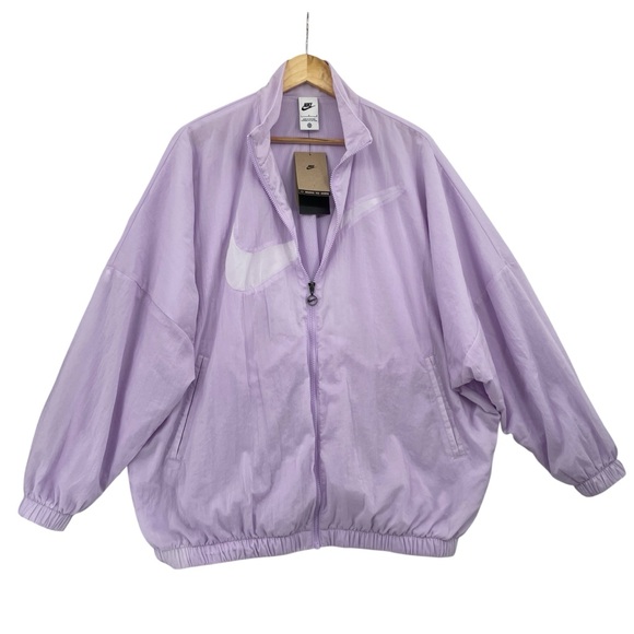 nike lightweight women's jacket